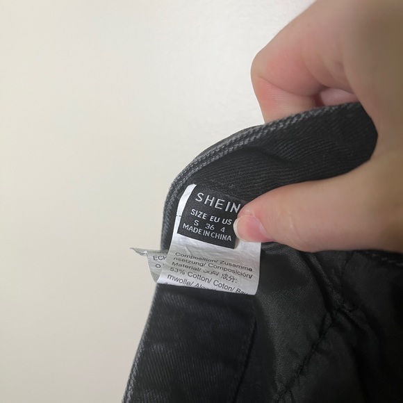 SHEIN size S (4) denim shorts BRAND NEW - Picture 3 of 3